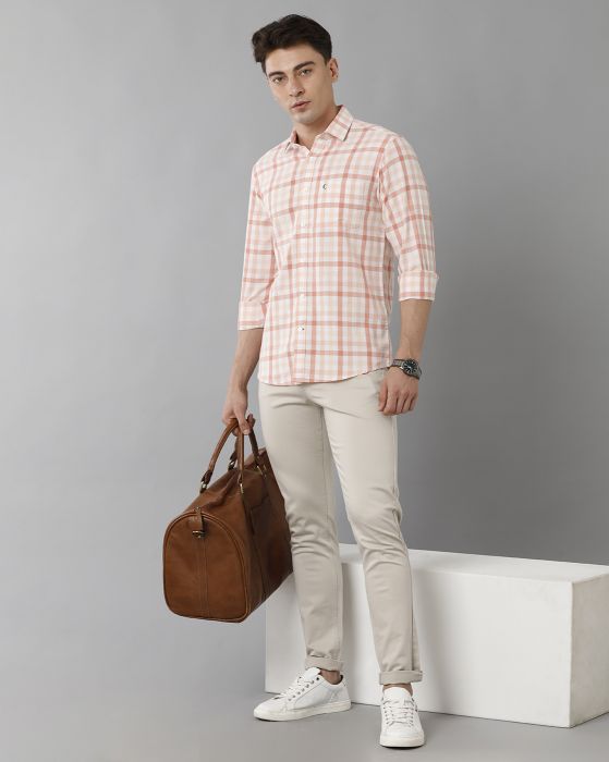 What color goes good with tan pants? - Quora