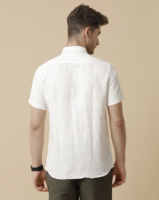 Linen Club Men's Linen Rich Beige Checked Contemporary fit Half Sleeve Casual Shirt