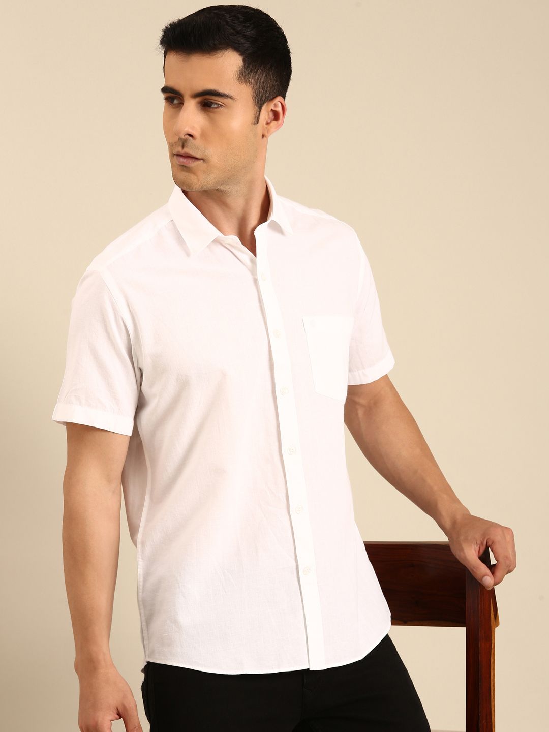CAVALLO by Linen Club Men's Linen Blend White Solid Contemporary Fit Half Sleeves Casual Shirt