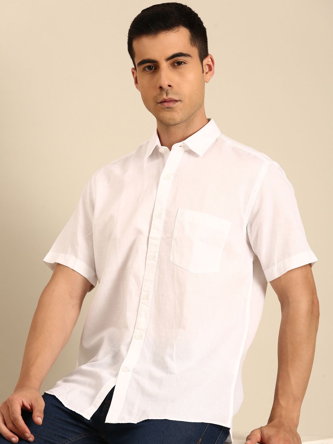 CAVALLO by Linen Club Men's Linen Blend White Solid Contemporary Fit Half Sleeves Casual Shirt With Pocket