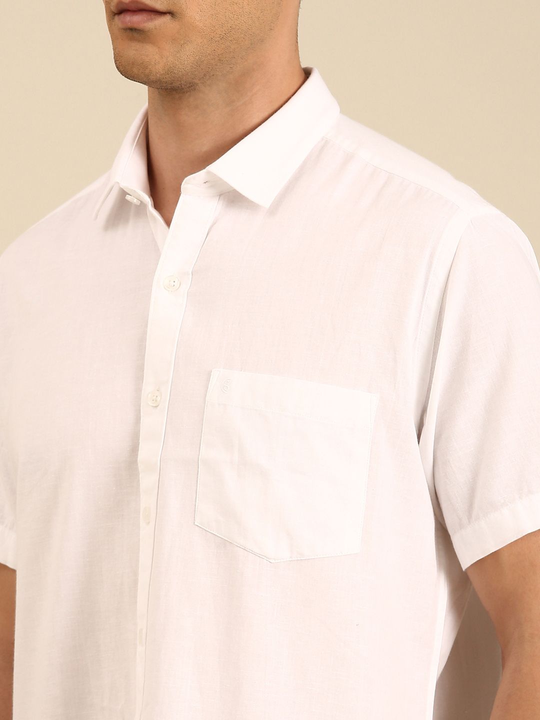 CAVALLO by Linen Club Men's Linen Blend White Solid Contemporary Fit Half Sleeves Casual Shirt