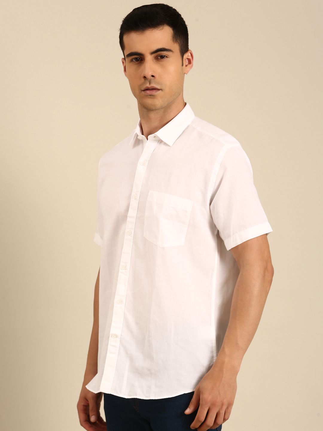 CAVALLO by Linen Club Men's Linen Blend White Solid Contemporary Fit Half Sleeves Casual Shirt With Pocket