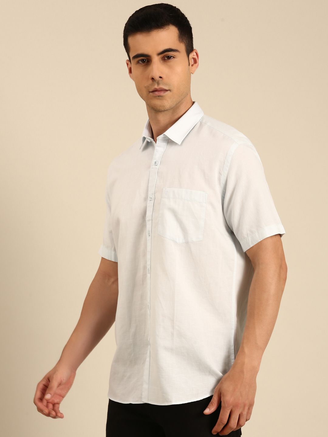 CAVALLO by Linen Club Men's Linen Blend Ice Blue Solid Contemporary Fit Half Sleeves Casual Shirt