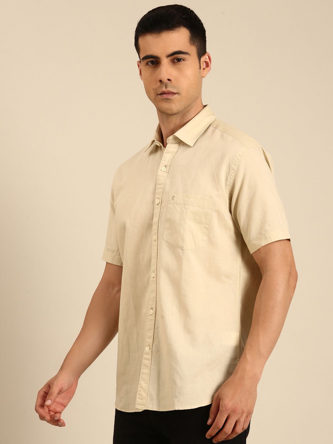 CAVALLO by Linen Club Men's Linen Blend Beige Solid Contemporary Fit Half Sleeves Casual Shirt