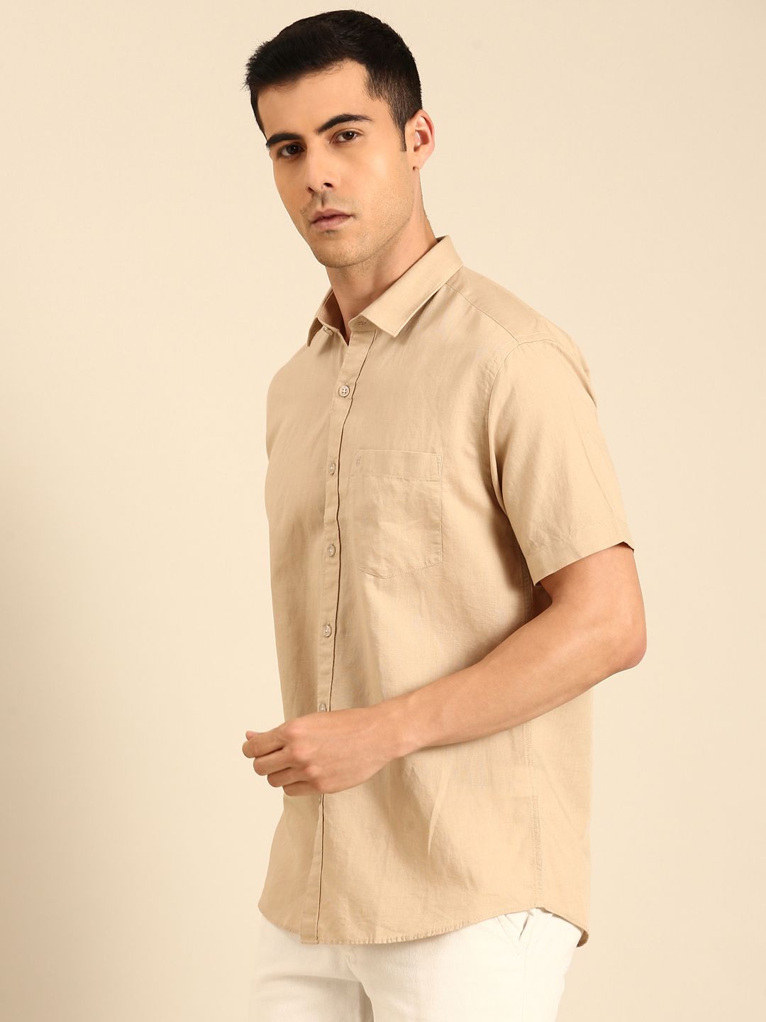 CAVALLO by Linen Club Men's Linen Blend Khaki Solid Contemporary Fit Half Sleeves Casual Shirt