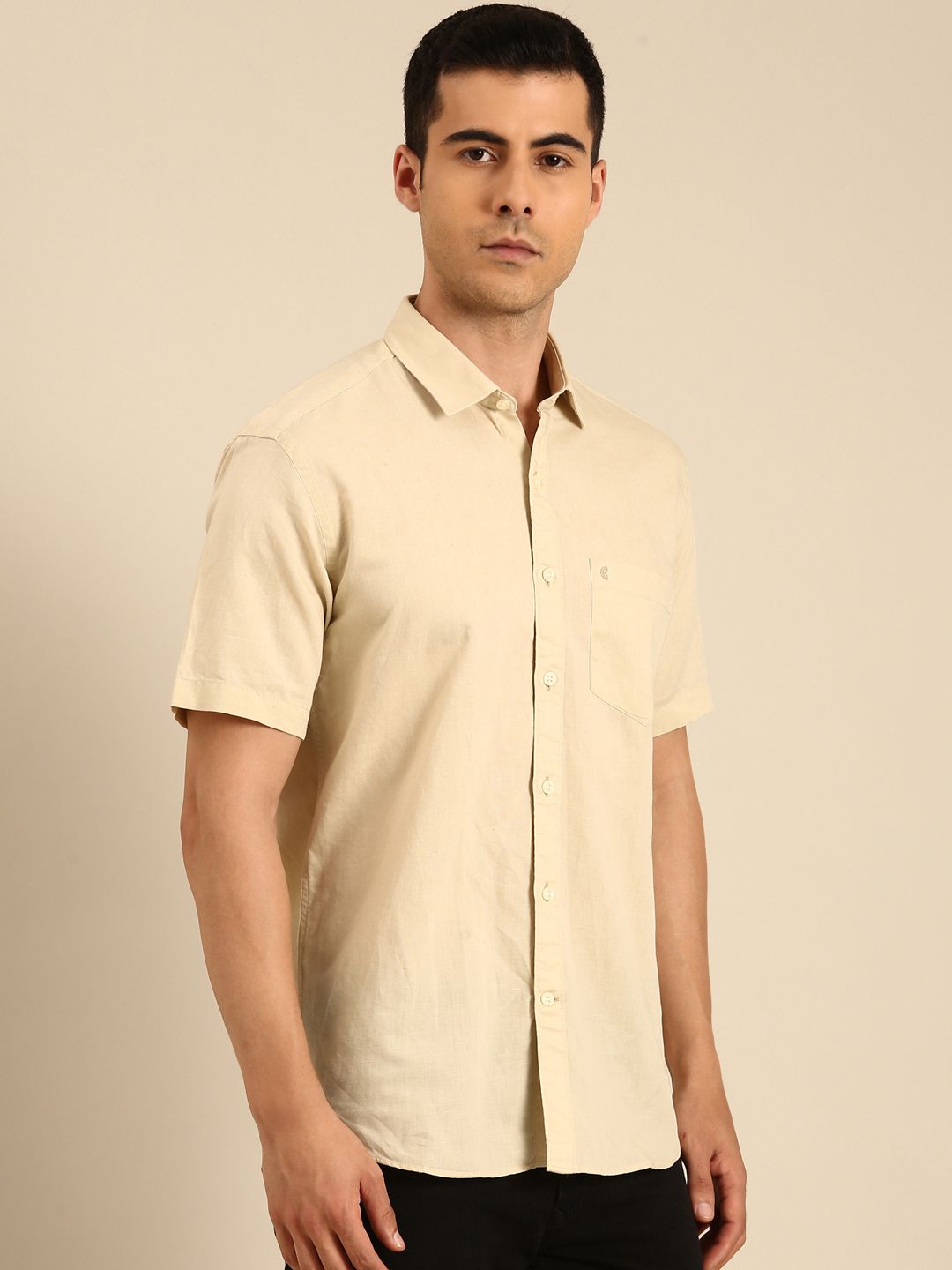 CAVALLO by Linen Club Men's Linen Blend Beige Solid Contemporary Fit Half Sleeves Casual Shirt