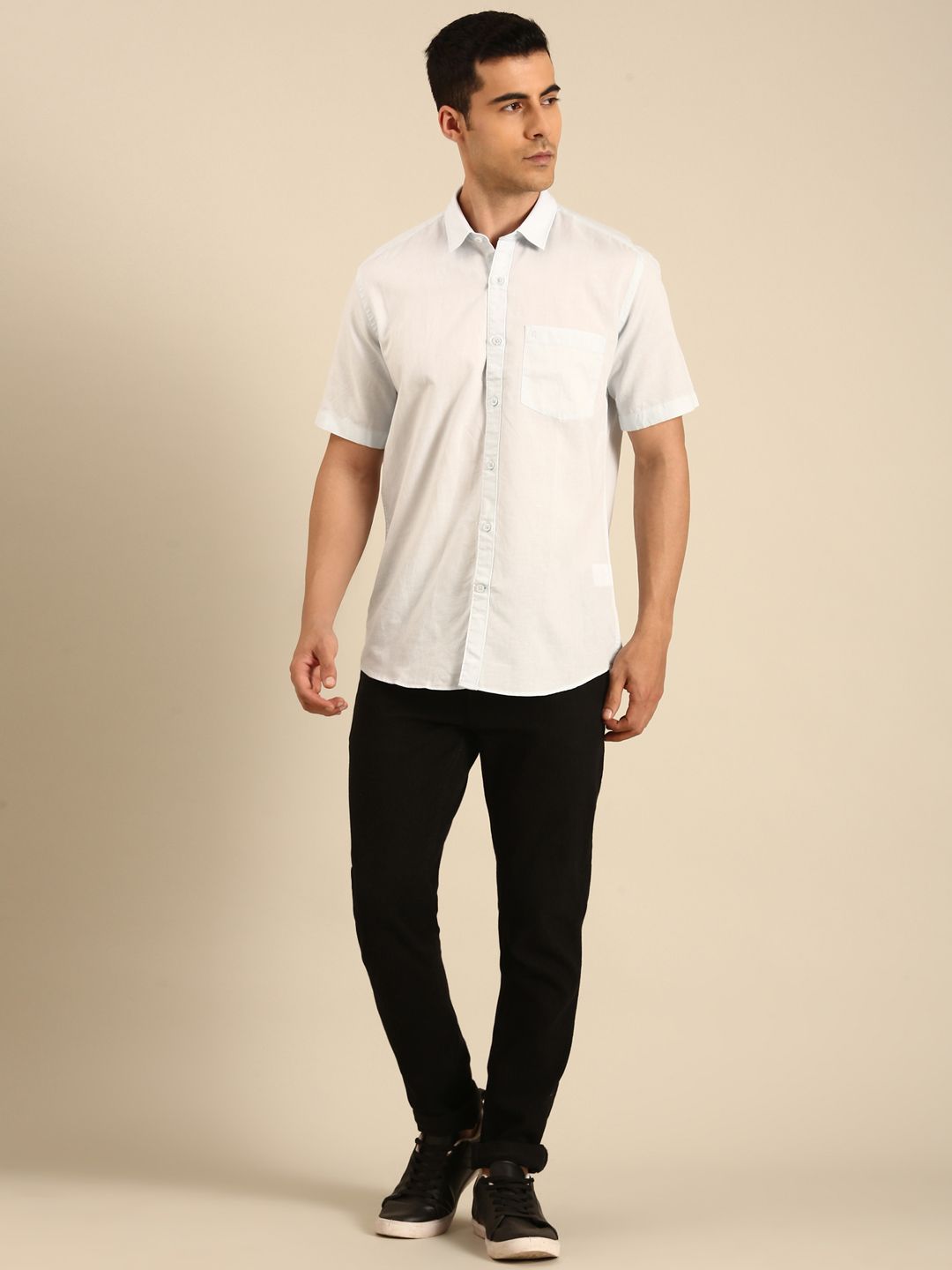 CAVALLO by Linen Club Men's Linen Blend Ice Blue Solid Contemporary Fit Half Sleeves Casual Shirt