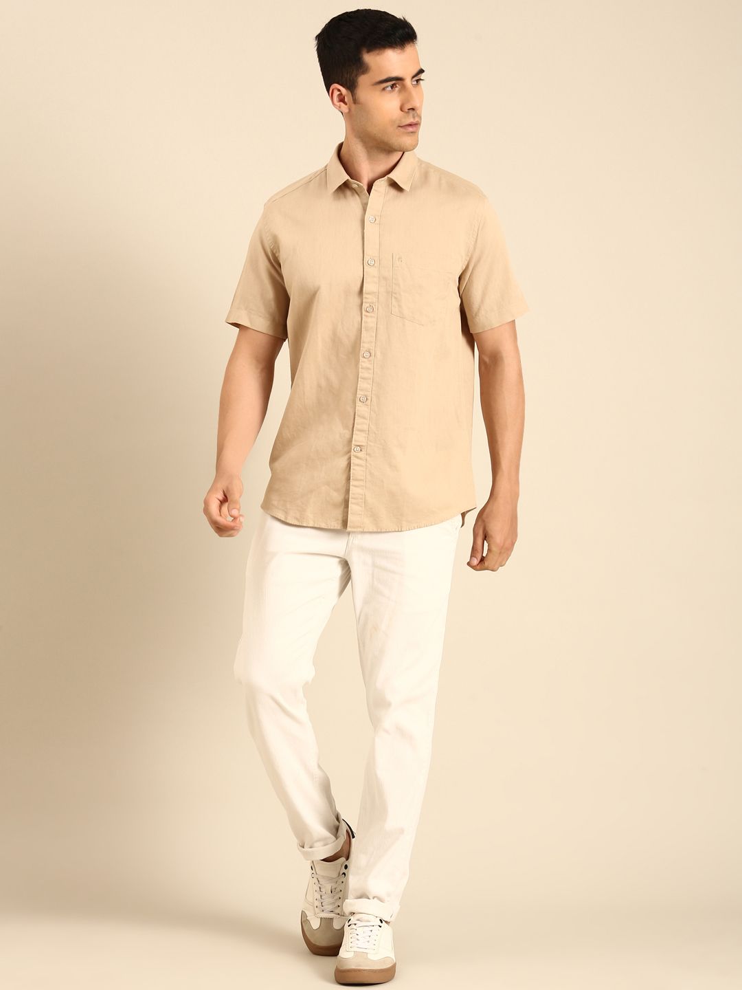 CAVALLO by Linen Club Men's Linen Blend Khaki Solid Contemporary Fit Half Sleeves Casual Shirt