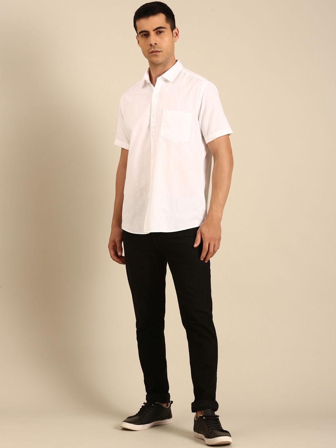 CAVALLO by Linen Club Men's Linen Blend White Solid Contemporary Fit Half Sleeves Casual Shirt