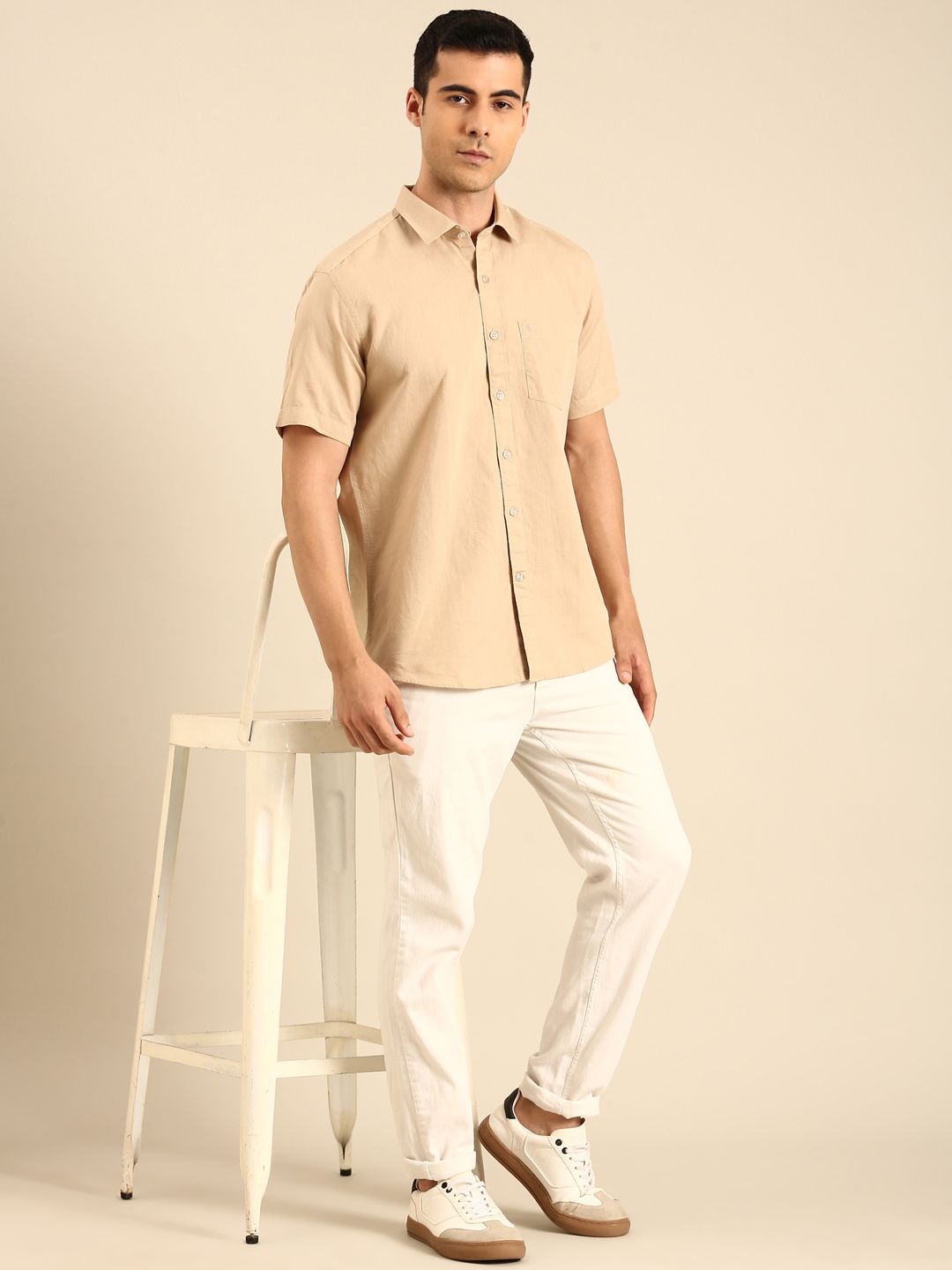 CAVALLO by Linen Club Men's Linen Blend Khaki Solid Contemporary Fit Half Sleeves Casual Shirt