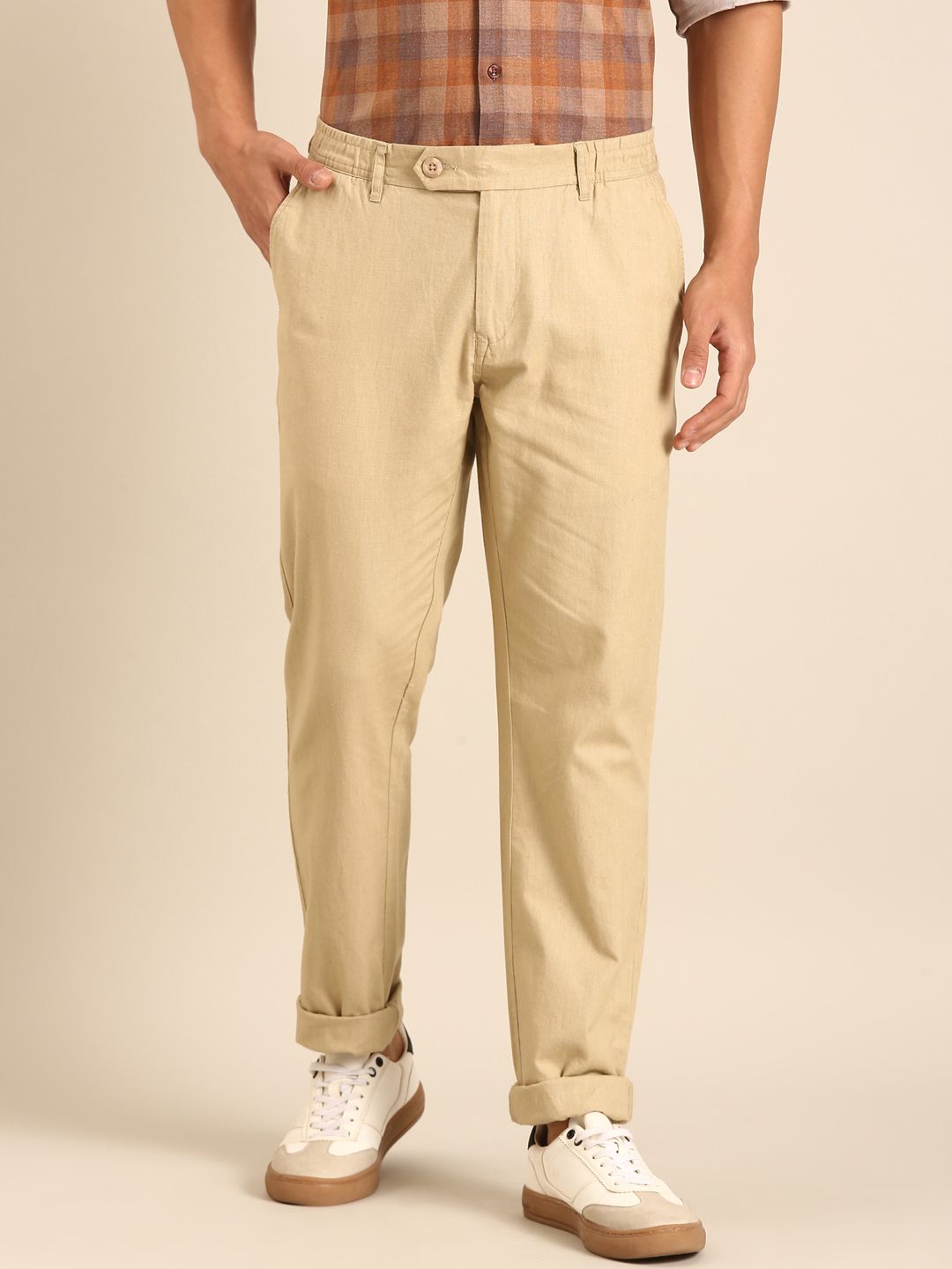 CAVALLO by Linen Club Men's Blended Linen Beige Solid Contemporary Fit Casual Trouser