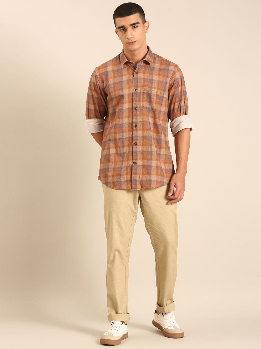 CAVALLO by Linen Club Men's Blended Linen Beige Solid Contemporary Fit Casual Trouser