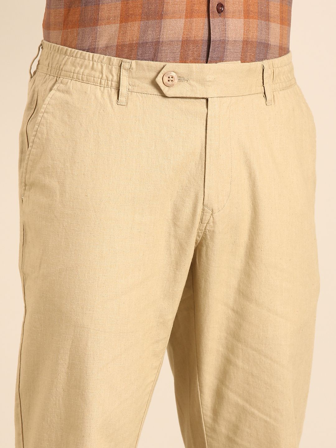 CAVALLO by Linen Club Men's Blended Linen Beige Solid Contemporary Fit Casual Trouser