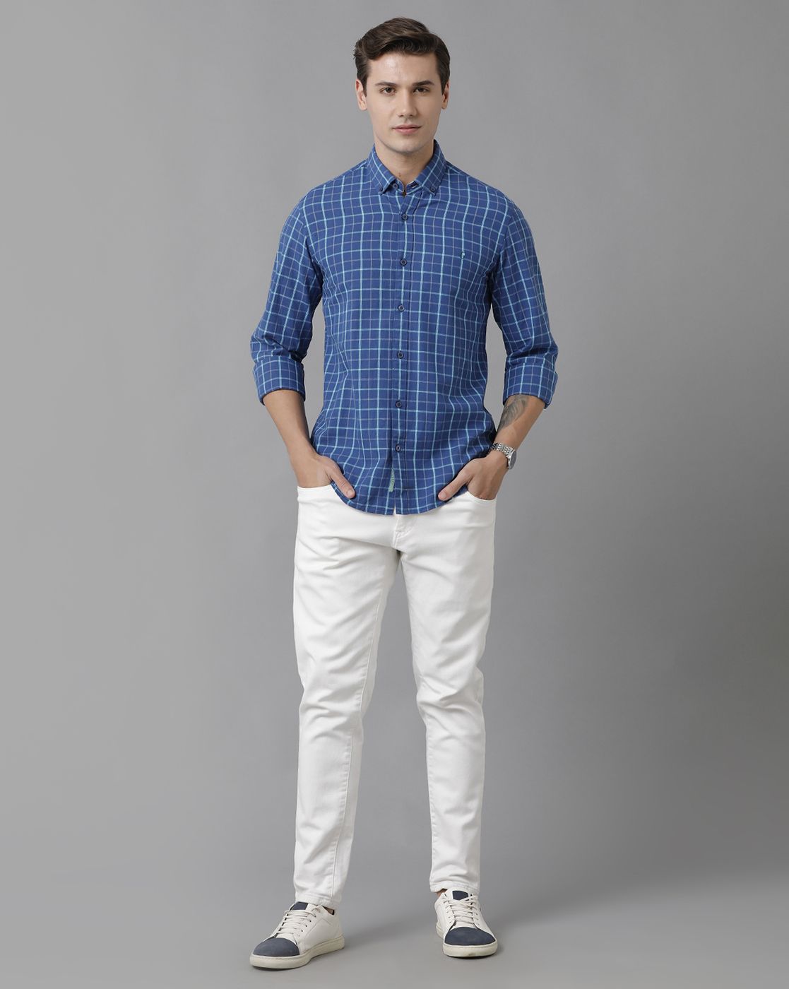 Men's Blended Linen Blue Checked Contemporary Fit Full Sleeve Sleeve Casual Shirt