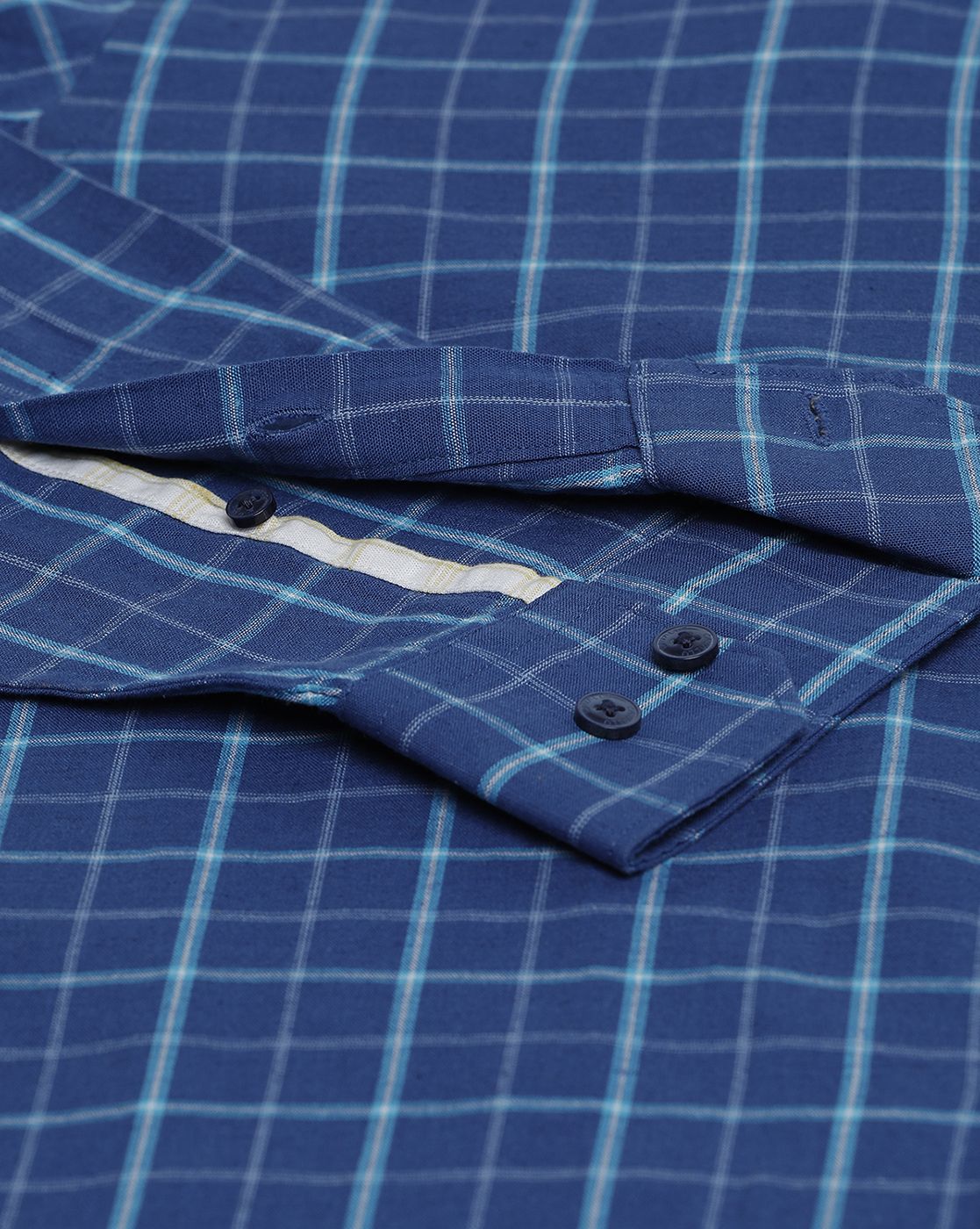 Men's Blended Linen Blue Checked Contemporary Fit Full Sleeve Sleeve Casual Shirt