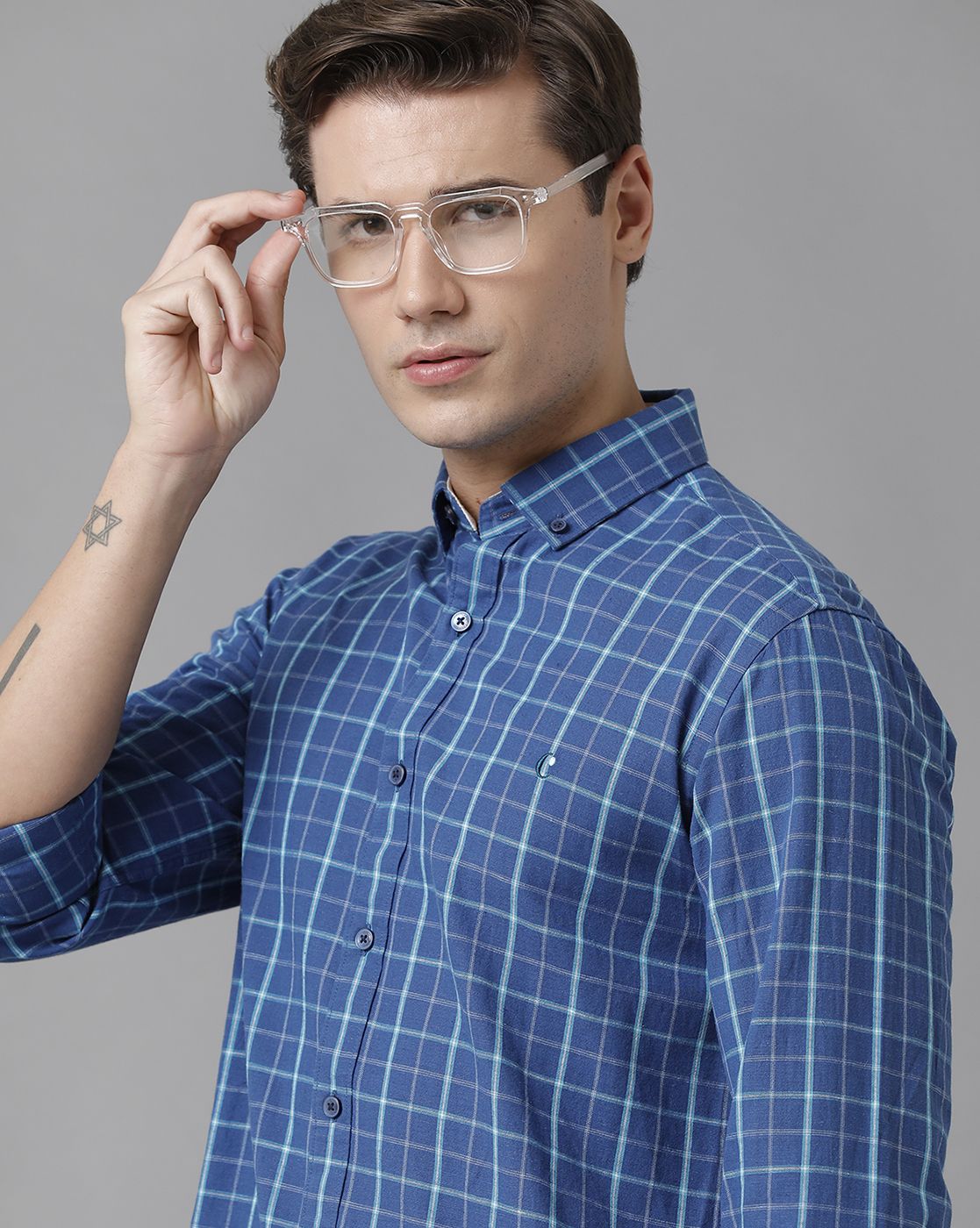 Men's Blended Linen Blue Checked Contemporary Fit Full Sleeve Sleeve Casual Shirt