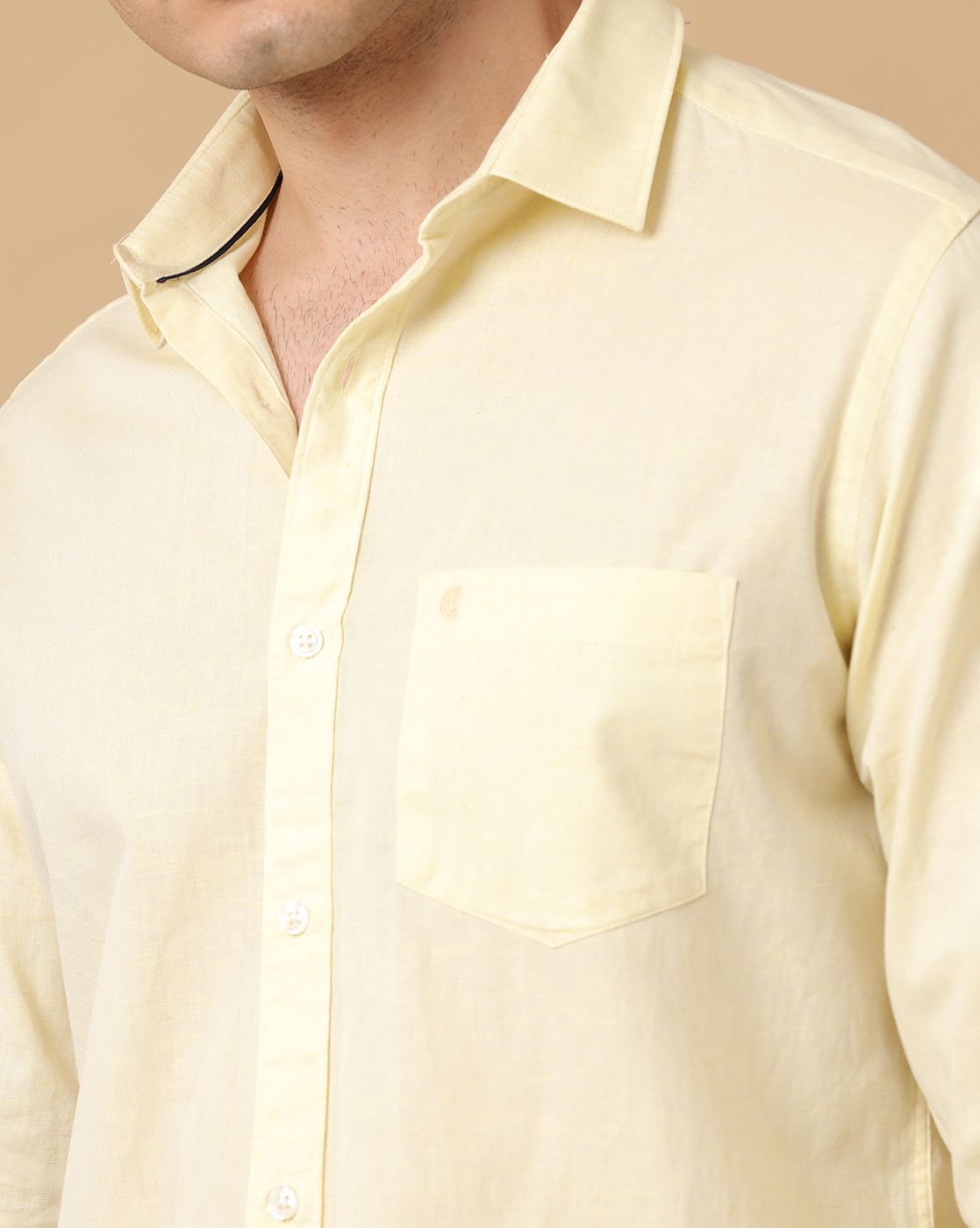 Cavallo By Linen Club Men's Yellow Chambray Contemporary Fit Full Sleeve Casual Shirt