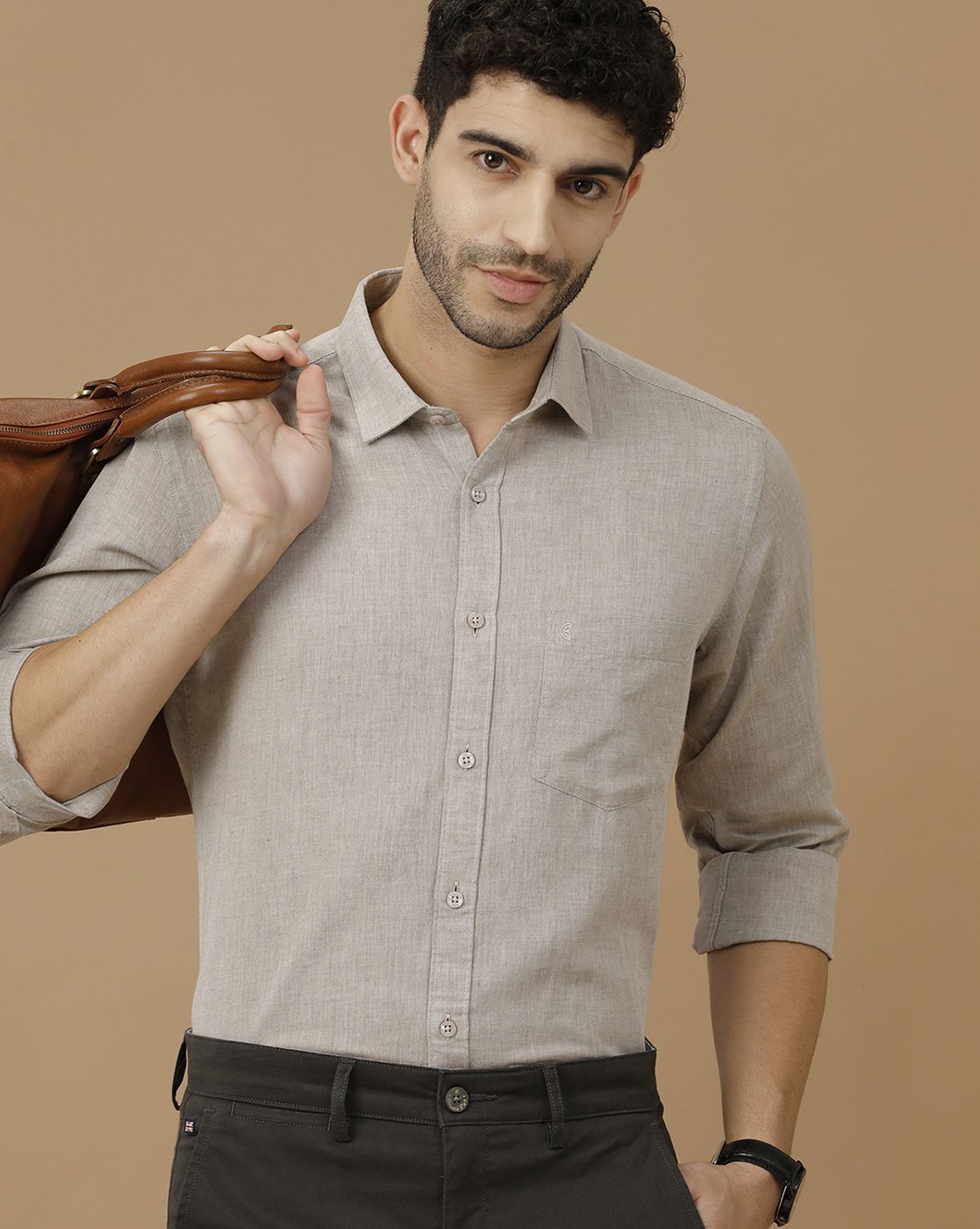 Men's Blended Linen Beige Solid Contemporary Fit Full Sleeve Casual Shirt