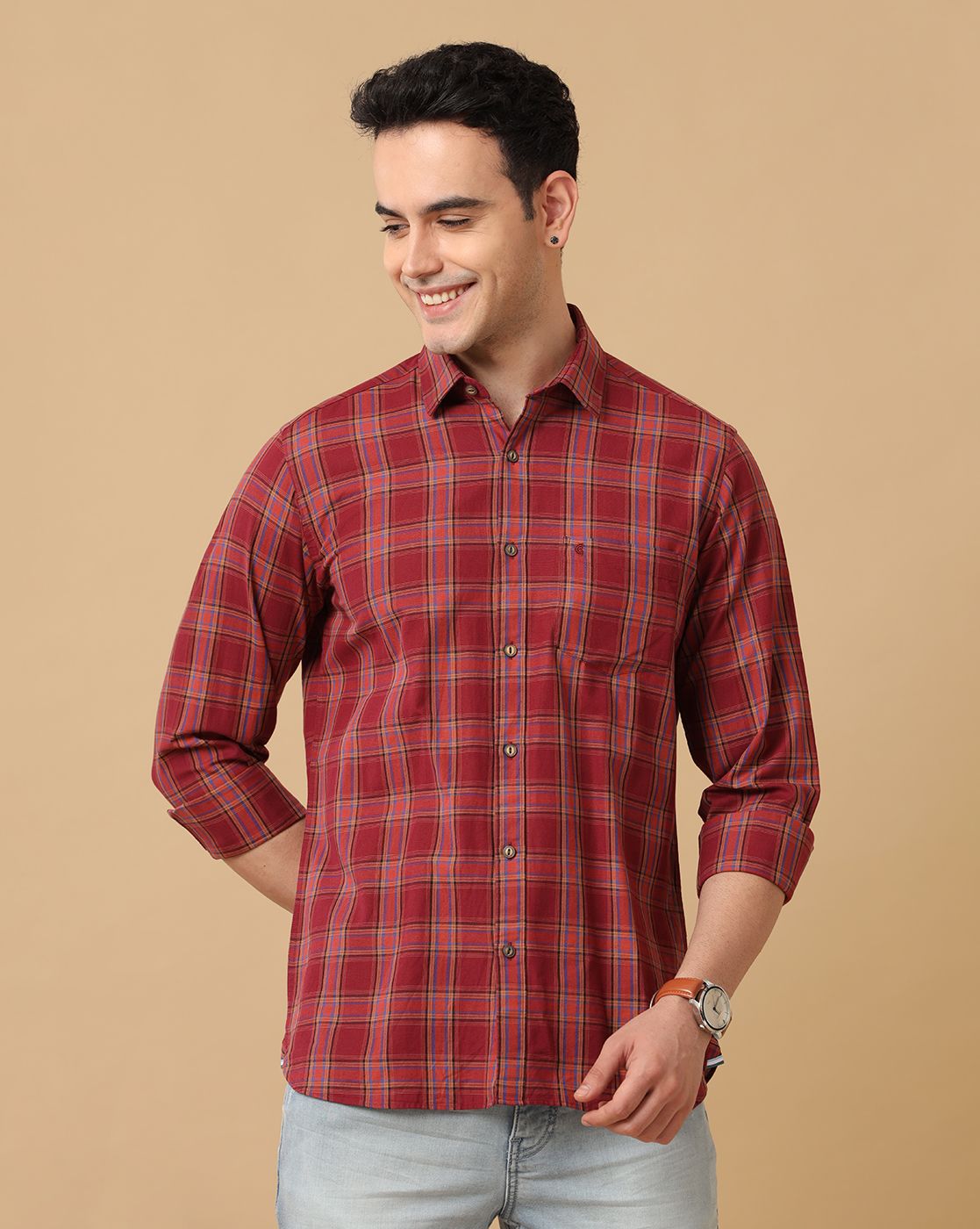 Men's Blended Linen Maroon Checked Contemporary Fit Full Sleeve Casual Shirt