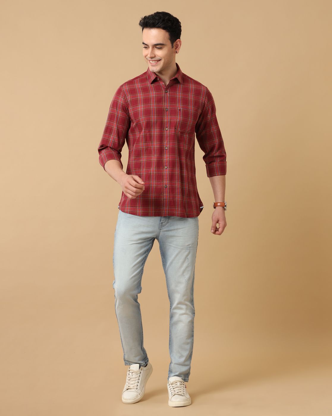 Men's Blended Linen Maroon Checked Contemporary Fit Full Sleeve Casual Shirt