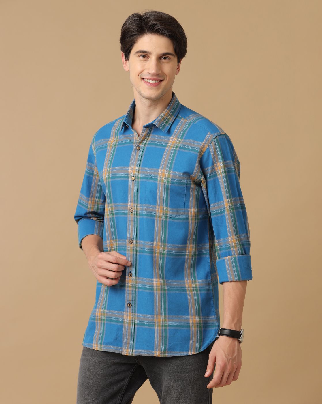 Men's Blended Linen Blue Checked Contemporary Fit Full Sleeve Casual Shirt