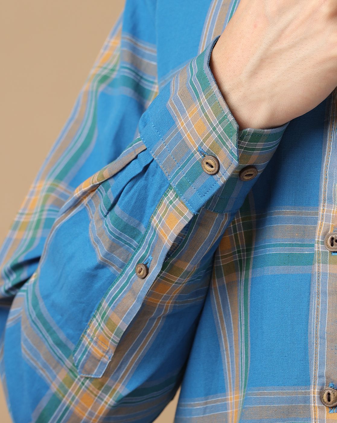 Men's Blended Linen Blue Checked Contemporary Fit Full Sleeve Casual Shirt