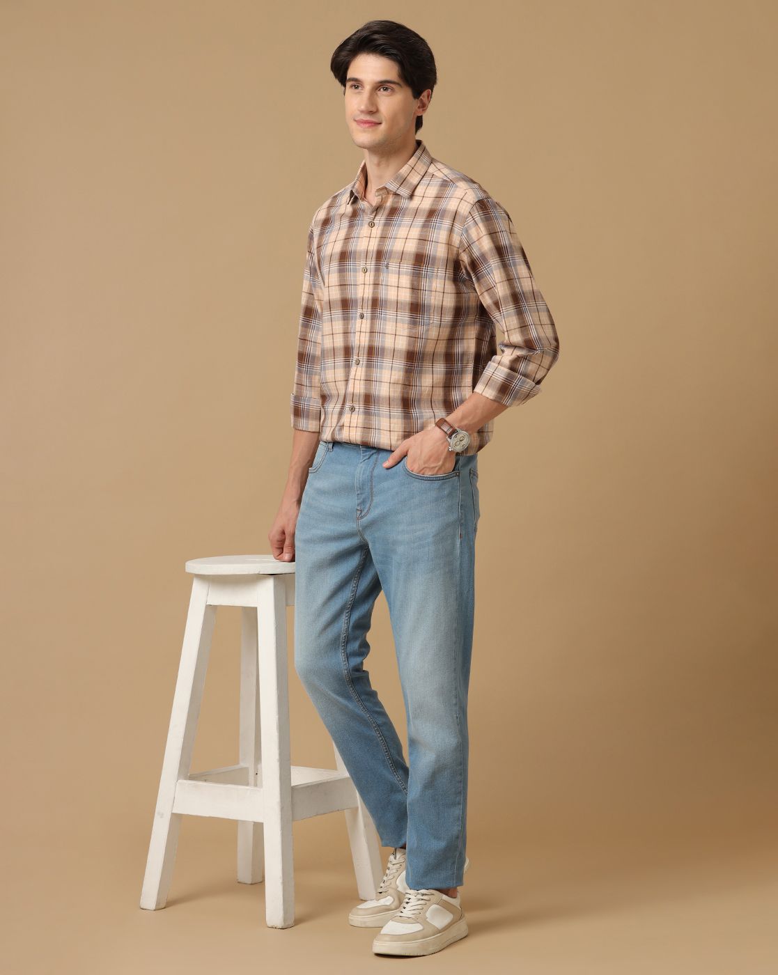 Men's Blended Linen Brown Checked Contemporary Fit Full Sleeve Casual Shirt