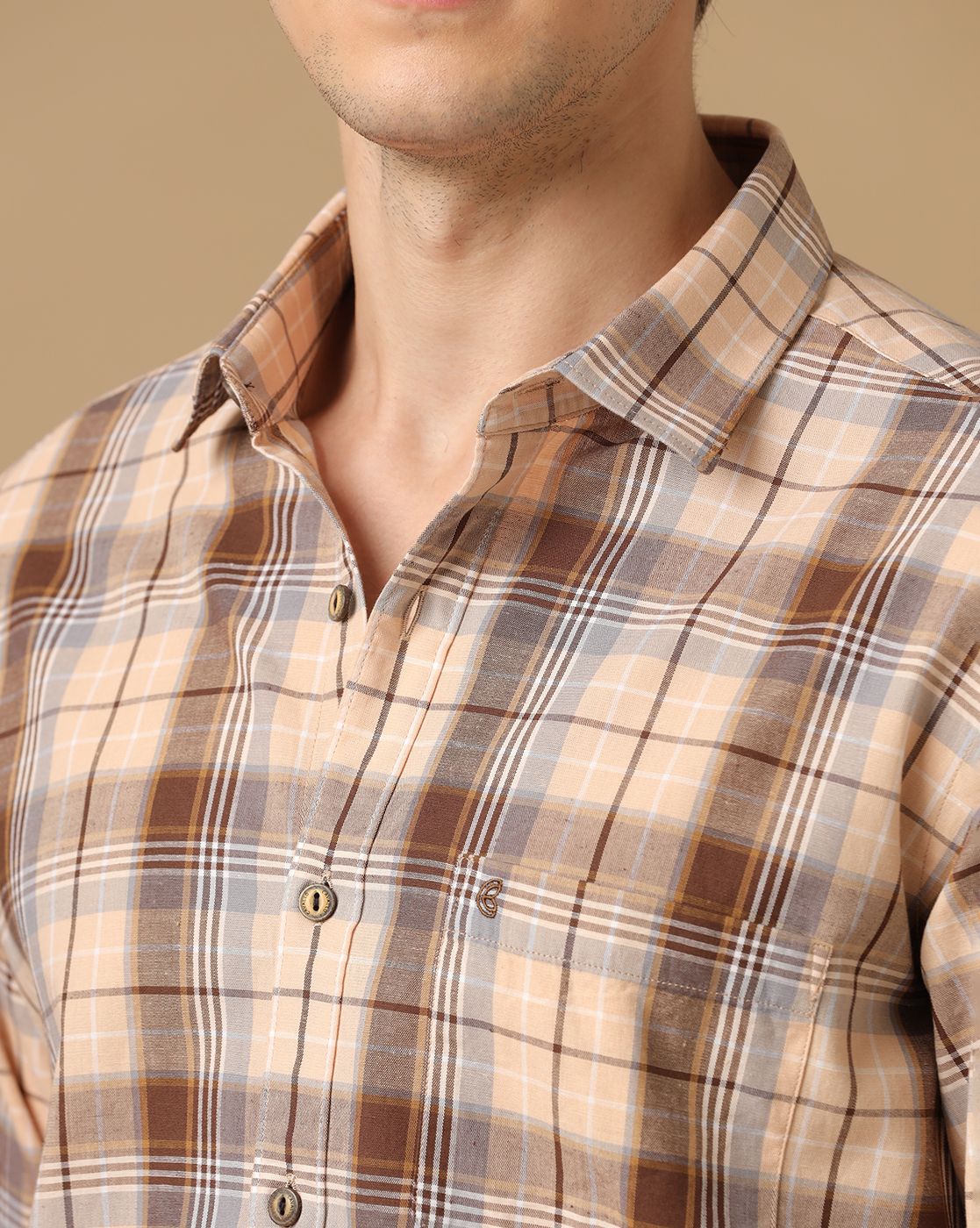 Men's Blended Linen Brown Checked Contemporary Fit Full Sleeve Casual Shirt
