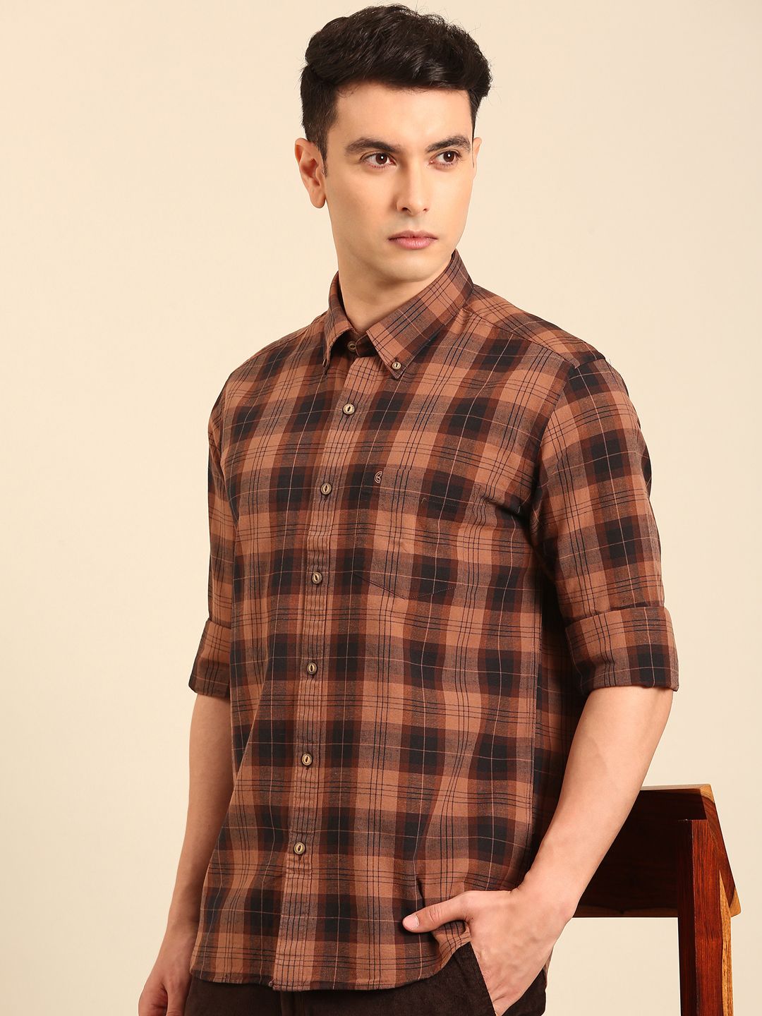 CAVALLO by Linen Club Men's Blended Linen Brown Checkered Contemporary Fit Full Sleeve Casual Shirt