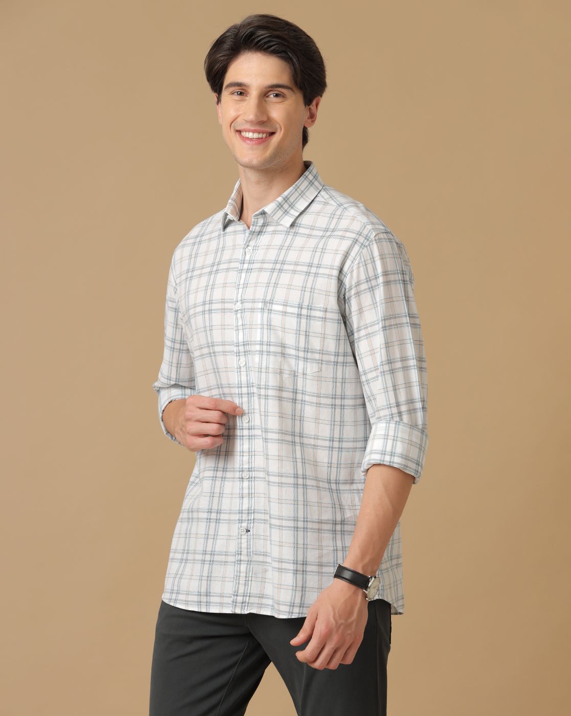 Men's Blended Linen White Checked Contemporary Fit Full Sleeve Casual Shirt