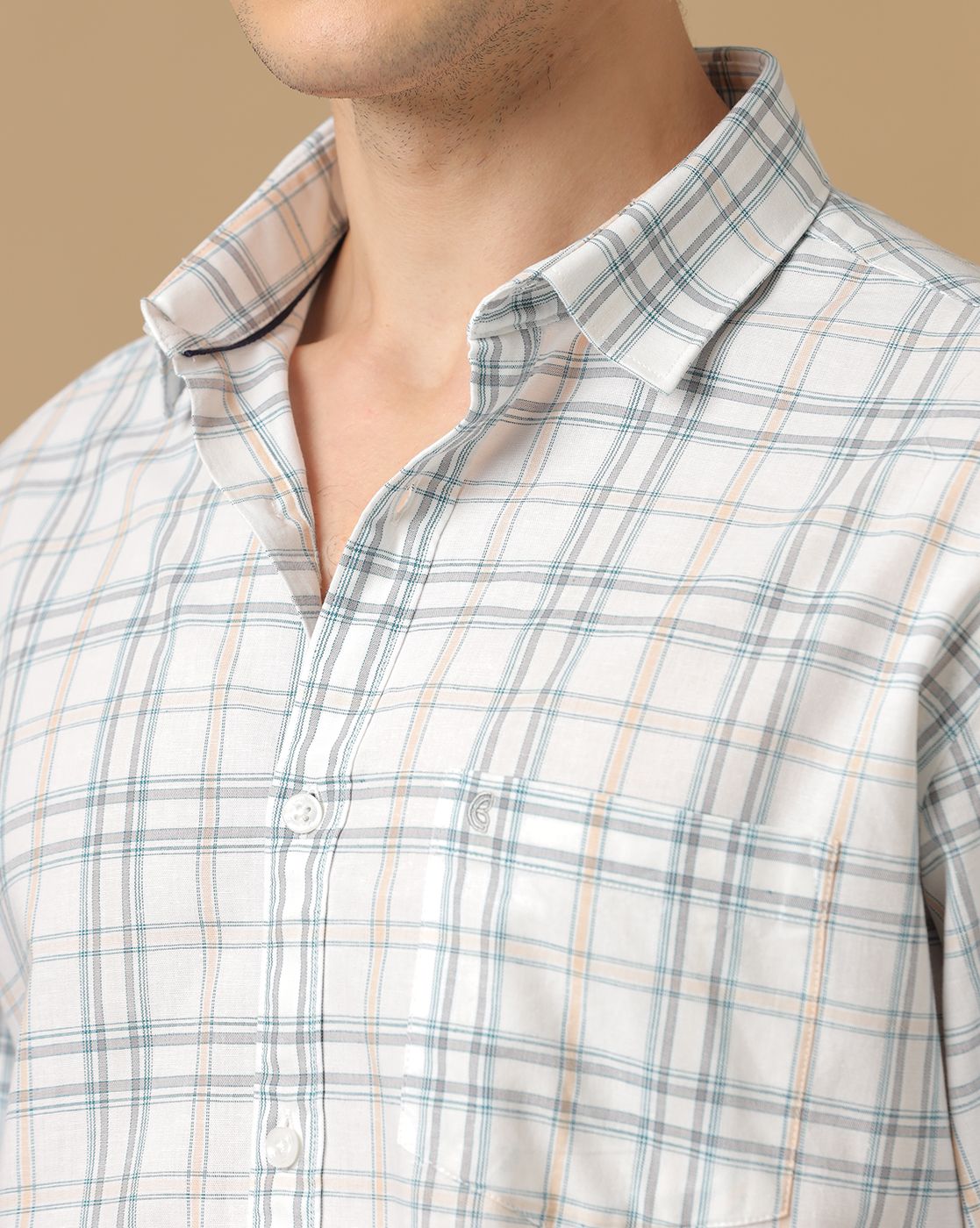 Men's Blended Linen White Checked Contemporary Fit Full Sleeve Casual Shirt