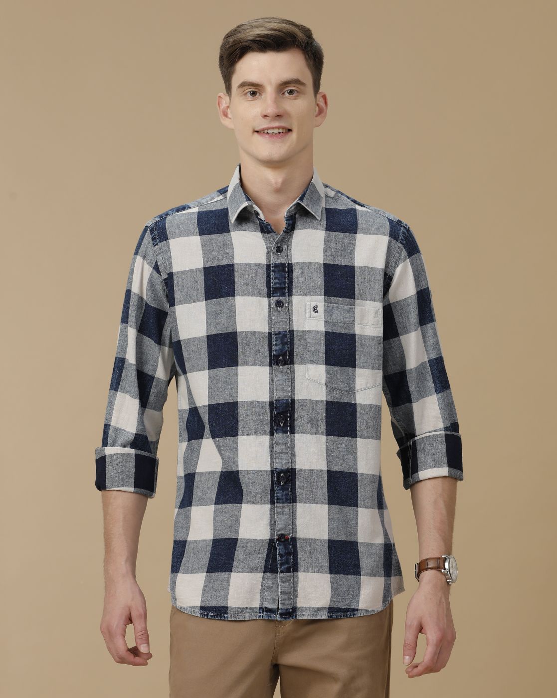 Men's Blended Linen Navy Blue Checked Contemporary Fit Full Sleeve Casual Shirt