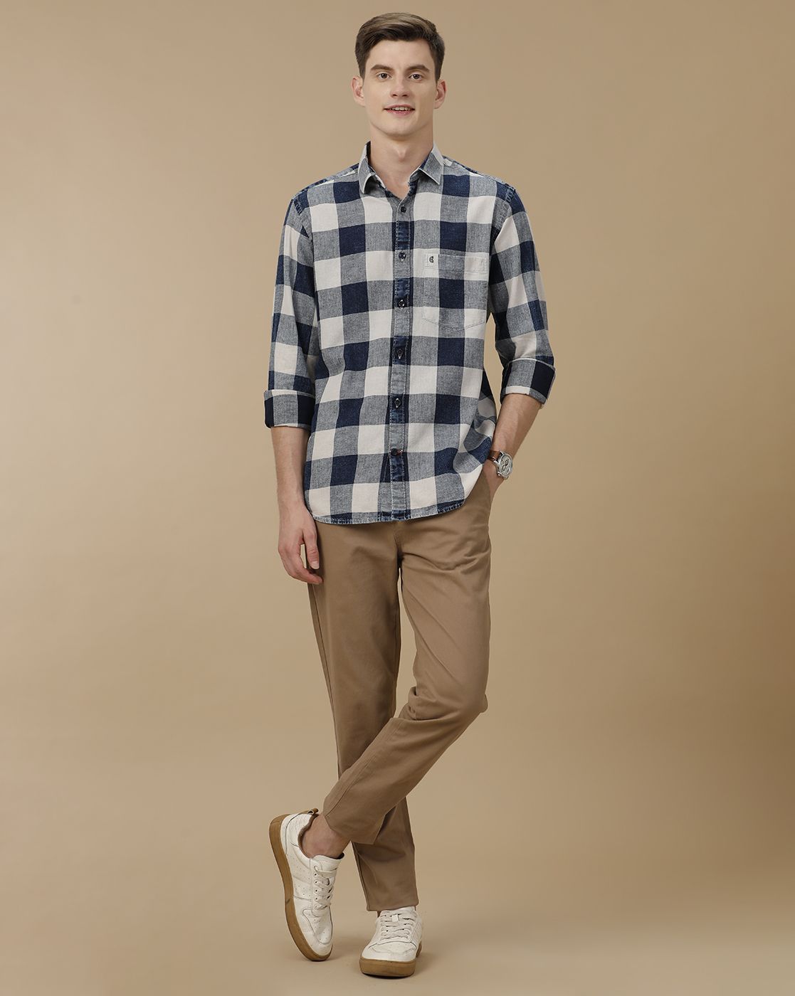 Men's Blended Linen Navy Blue Checked Contemporary Fit Full Sleeve Casual Shirt