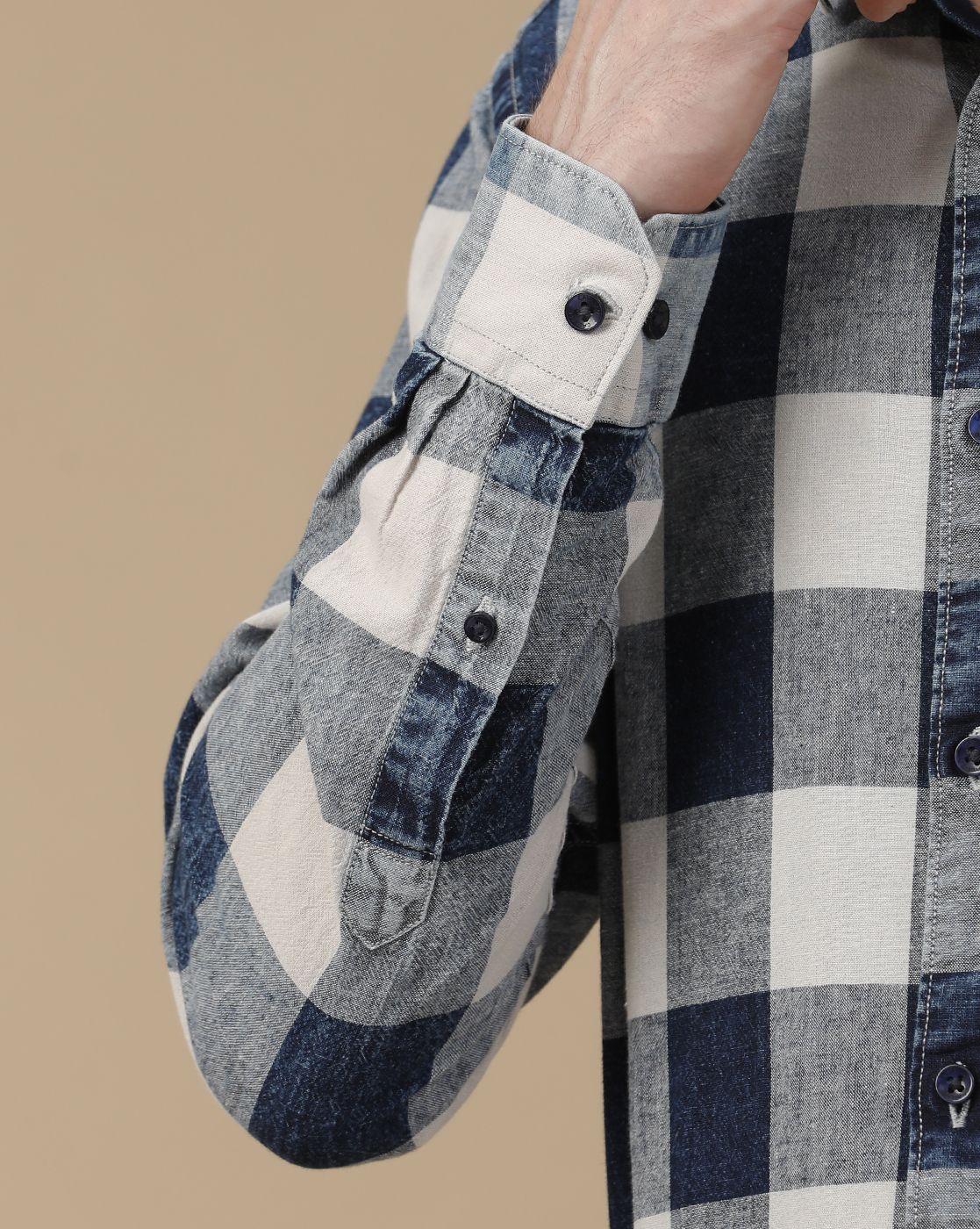Men's Blended Linen Navy Blue Checked Contemporary Fit Full Sleeve Casual Shirt