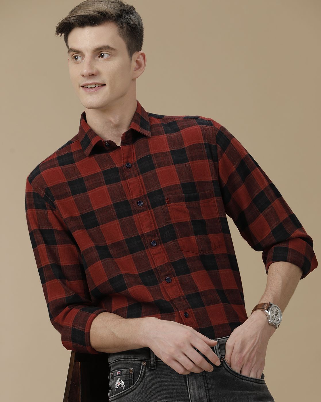 Men's Blended Linen Red Checked Contemporary Fit Full Sleeve Casual Shirt