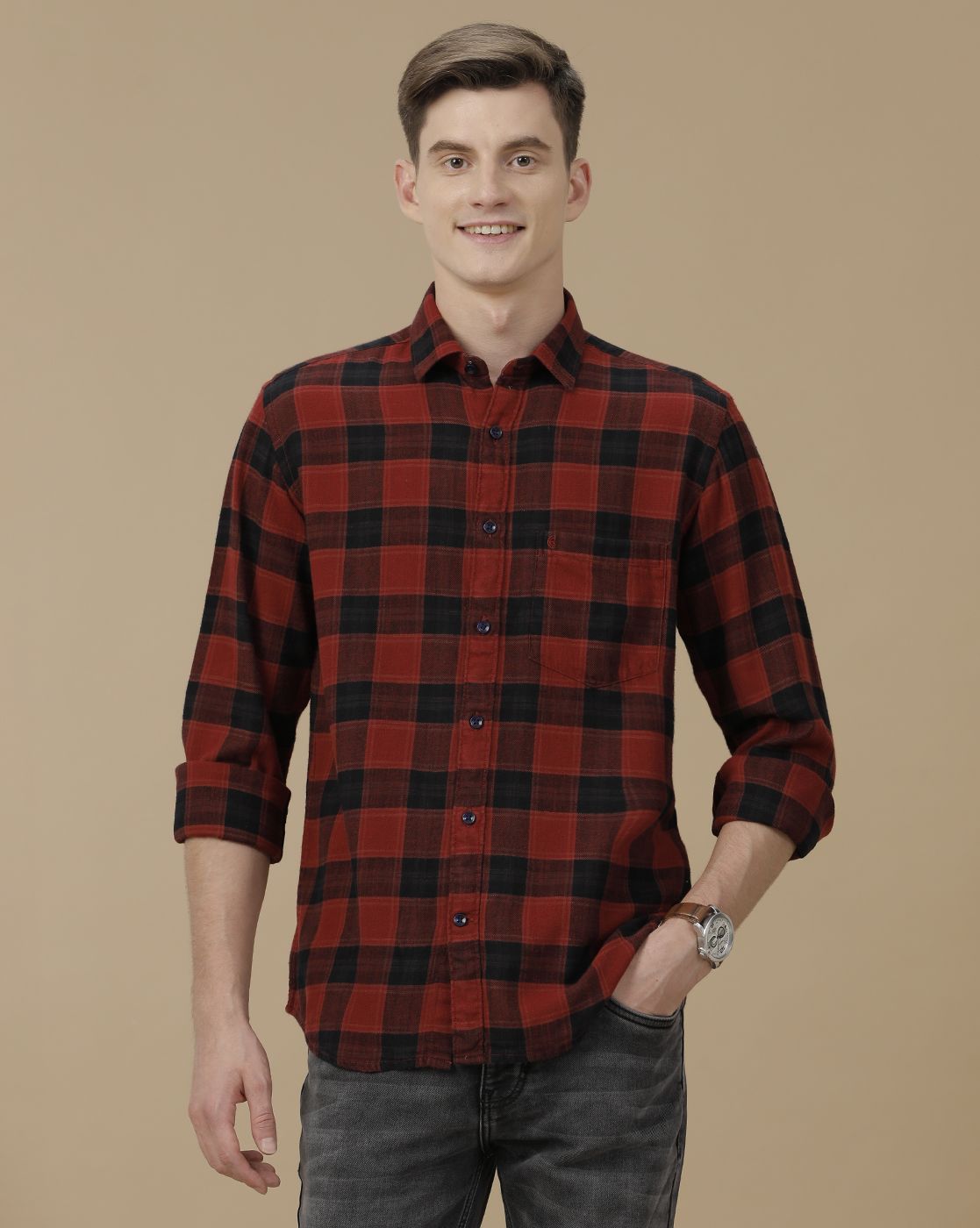 Men's Blended Linen Red Checked Contemporary Fit Full Sleeve Casual Shirt