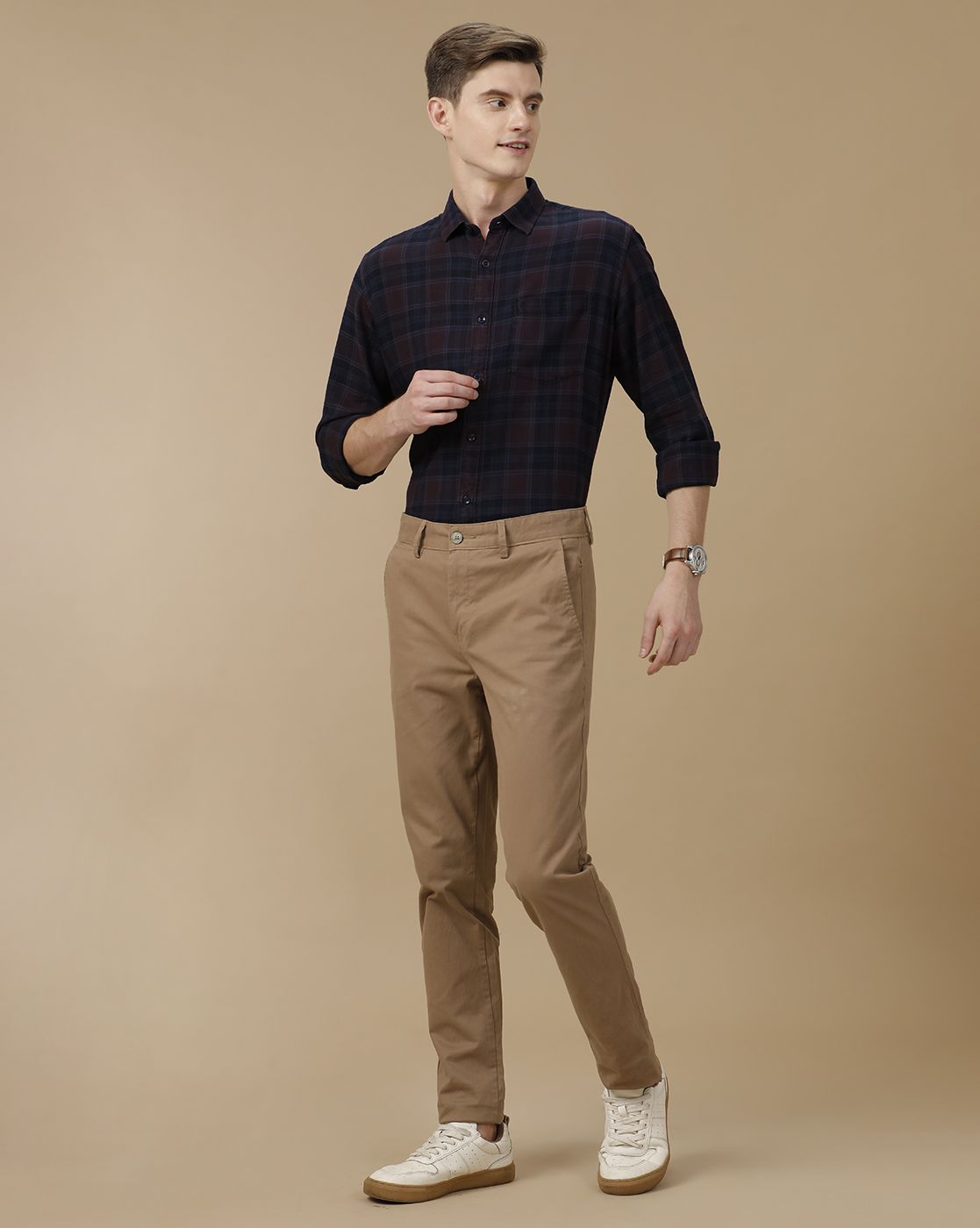 Men's Blended Linen Blue Checked Contemporary Fit Full Sleeve Casual Shirt