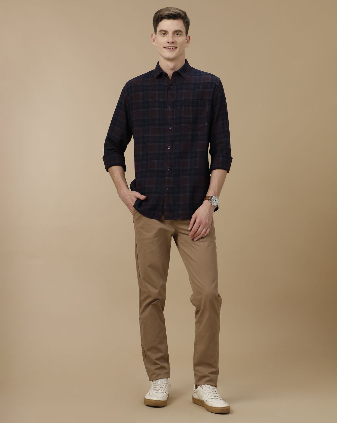 Men's Blended Linen Blue Checked Contemporary Fit Full Sleeve Casual Shirt
