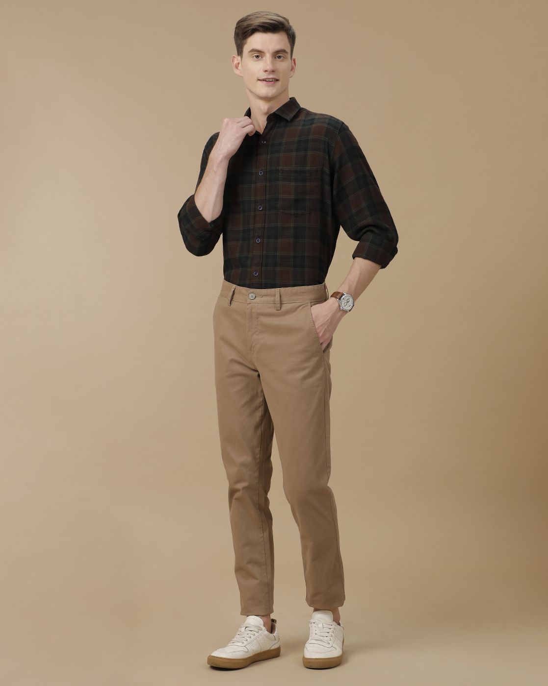 Men's Blended Linen Brown Checked Contemporary Fit Full Sleeve Casual Shirt