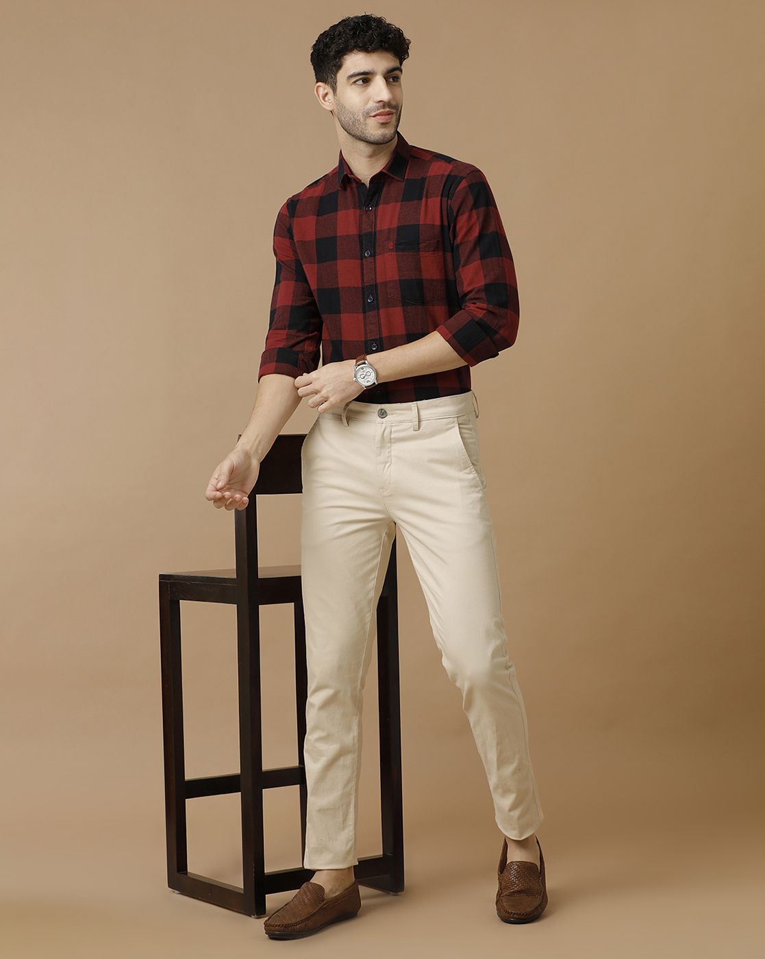 Men's Blended Linen Red Checked Contemporary Fit Full Sleeve Casual Shirt