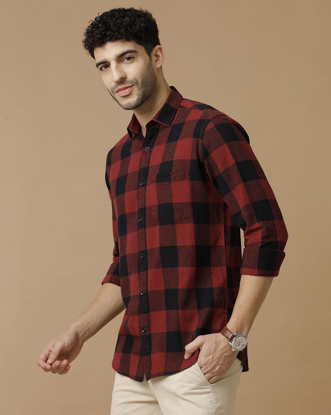 Men's Blended Linen Red Checked Contemporary Fit Full Sleeve Casual Shirt
