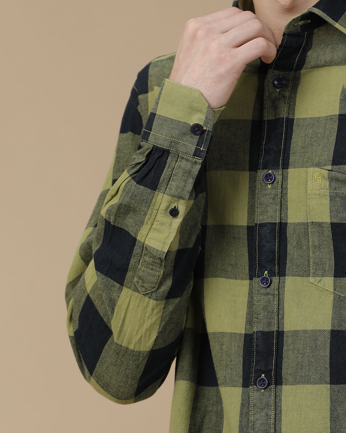 Men's Blended Linen Green Checked Contemporary Fit Full Sleeve Casual Shirt