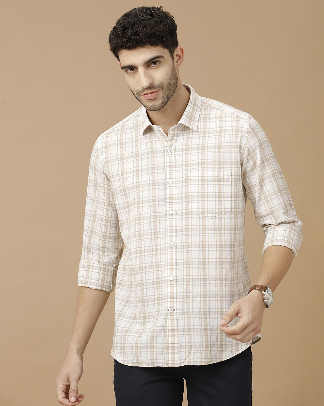 Men's Blended Linen Beige Checked Contemporary Fit Full Sleeve Casual Shirt