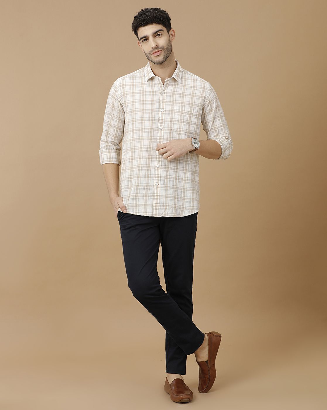 Men's Blended Linen Beige Checked Contemporary Fit Full Sleeve Casual Shirt