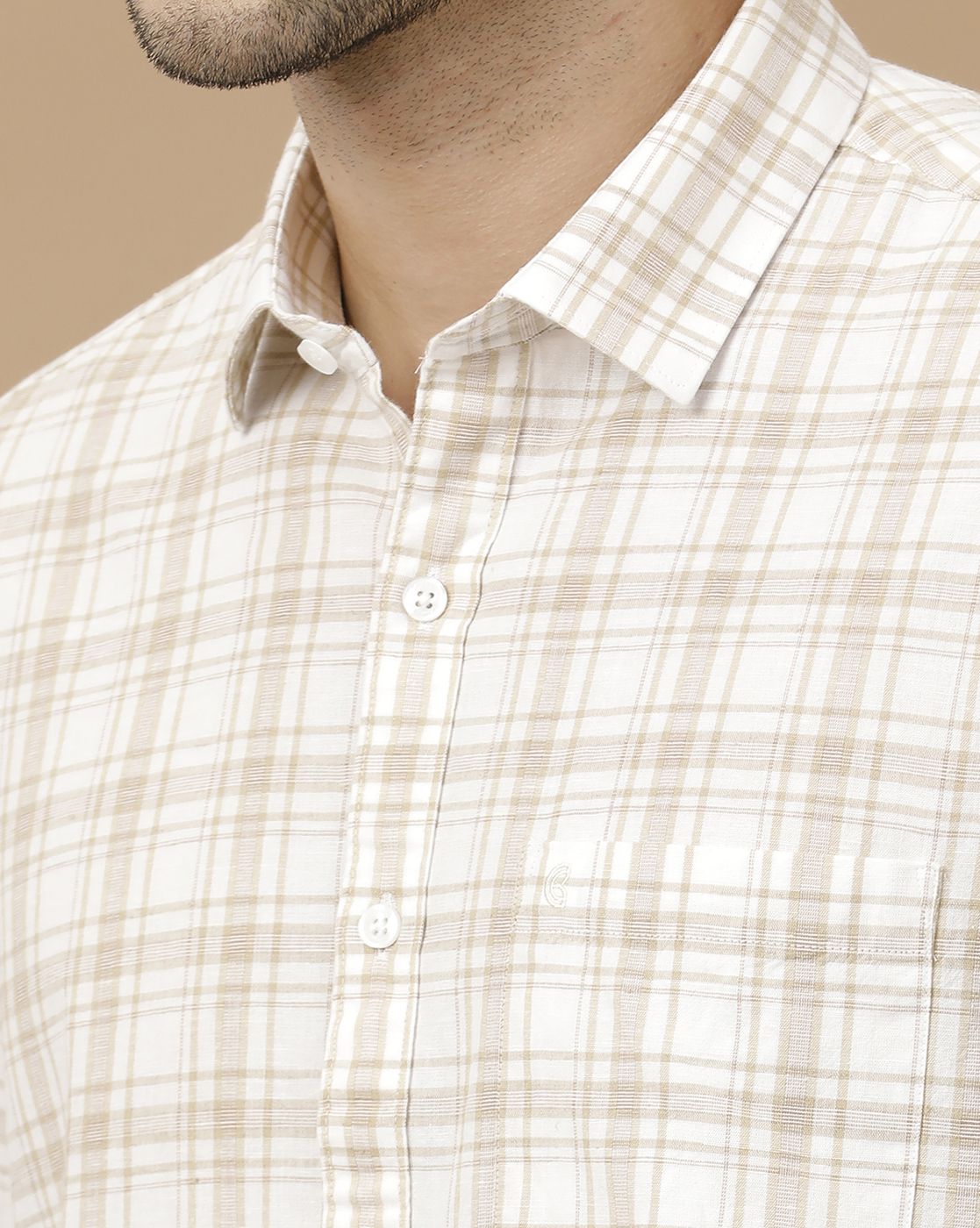 Men's Blended Linen Beige Checked Contemporary Fit Full Sleeve Casual Shirt