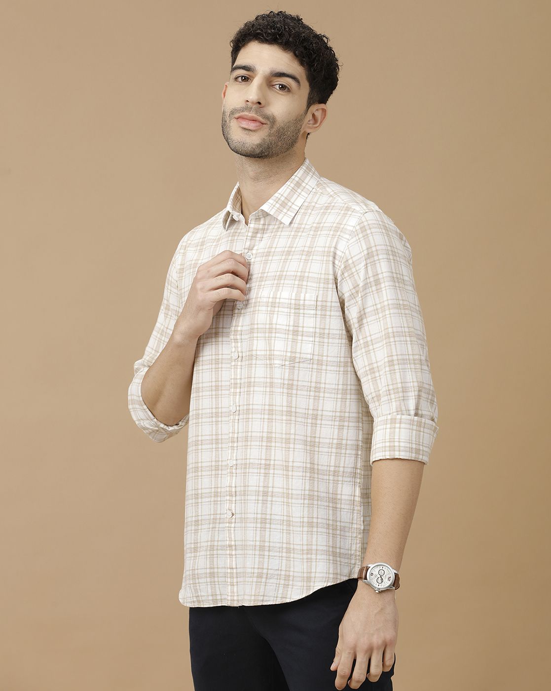 Men's Blended Linen Beige Checked Contemporary Fit Full Sleeve Casual Shirt