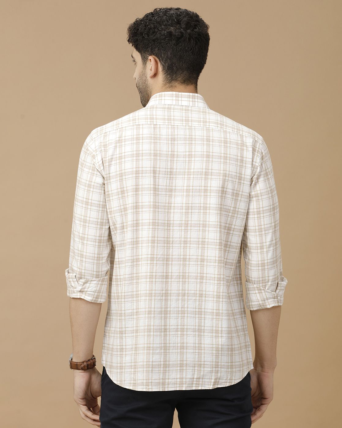 Men's Blended Linen Beige Checked Contemporary Fit Full Sleeve Casual Shirt