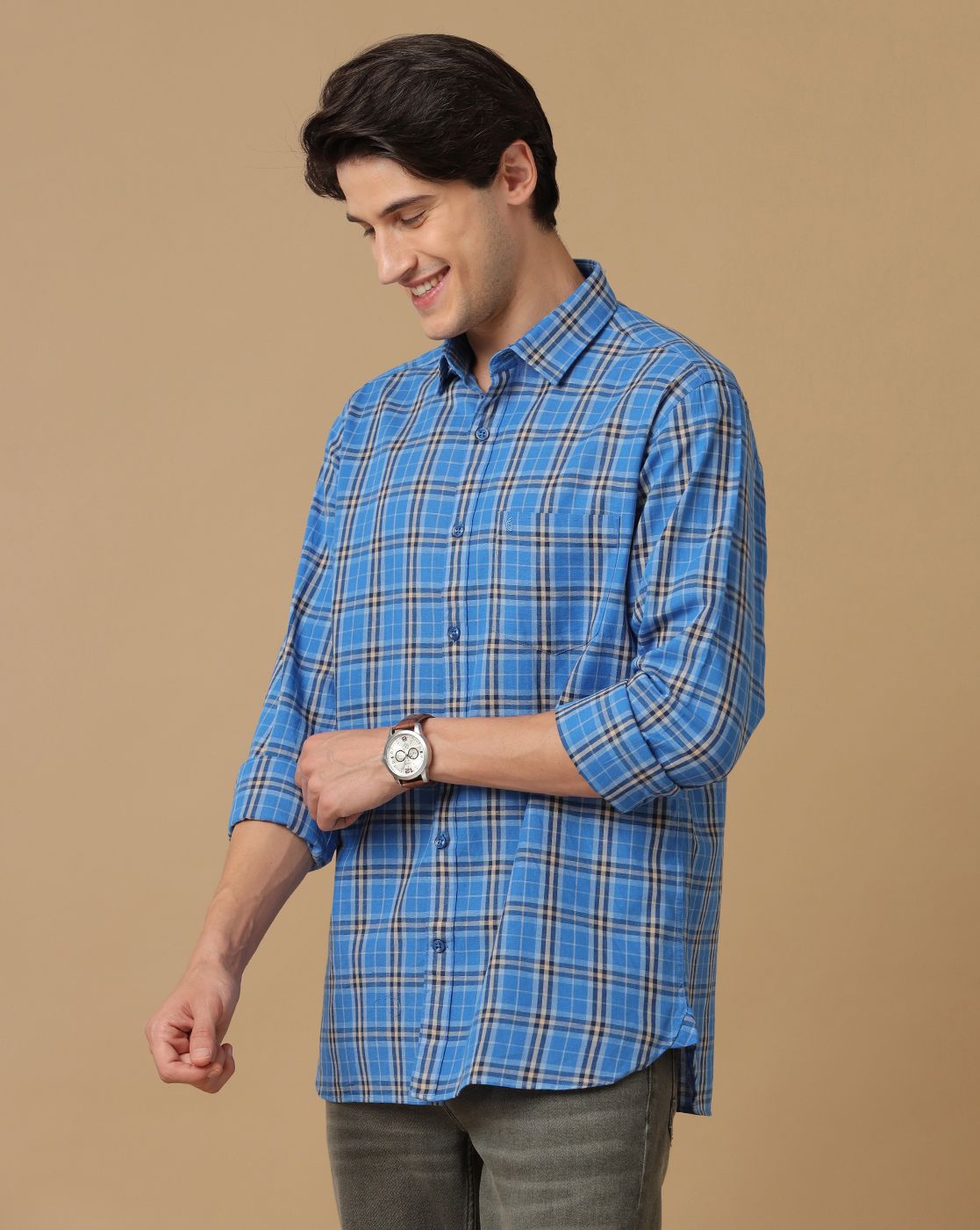 Men's Blended Linen Blue Checked Contemporary Fit Full Sleeve Casual Shirt