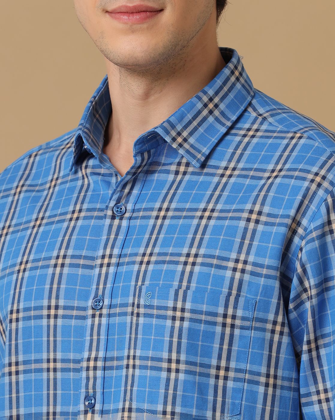 Men's Blended Linen Blue Checked Contemporary Fit Full Sleeve Casual Shirt