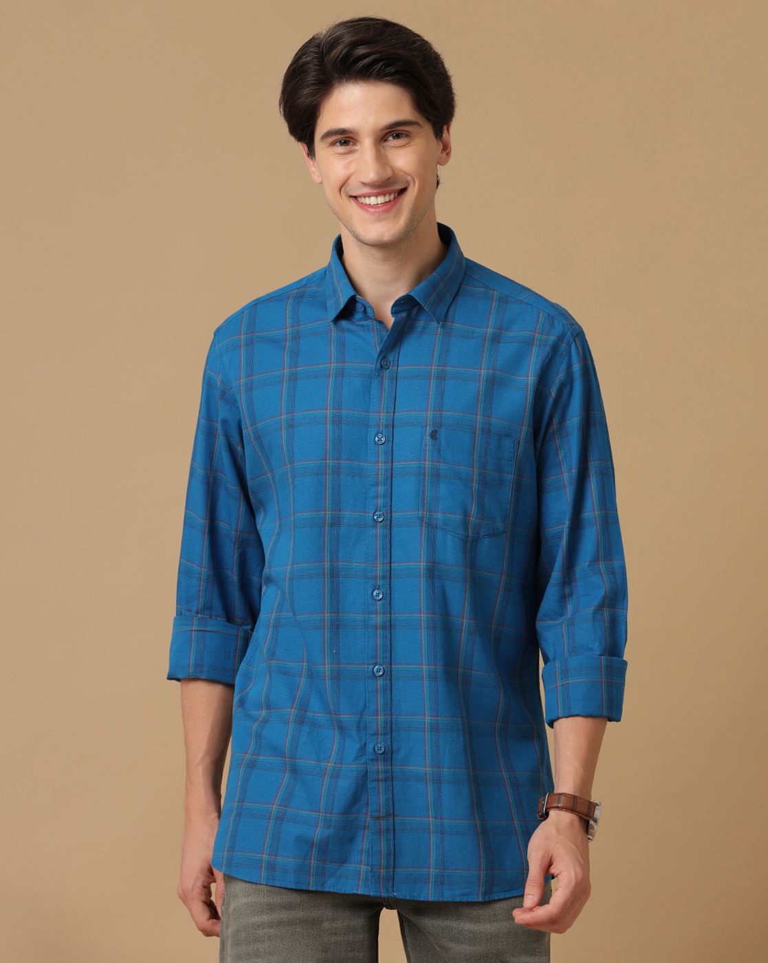 Men's Blended Linen Blue Checked Contemporary Fit Full Sleeve Casual Shirt